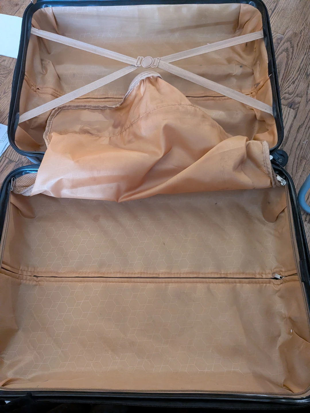 Silver Hardside Spinner Luggage - photo 5