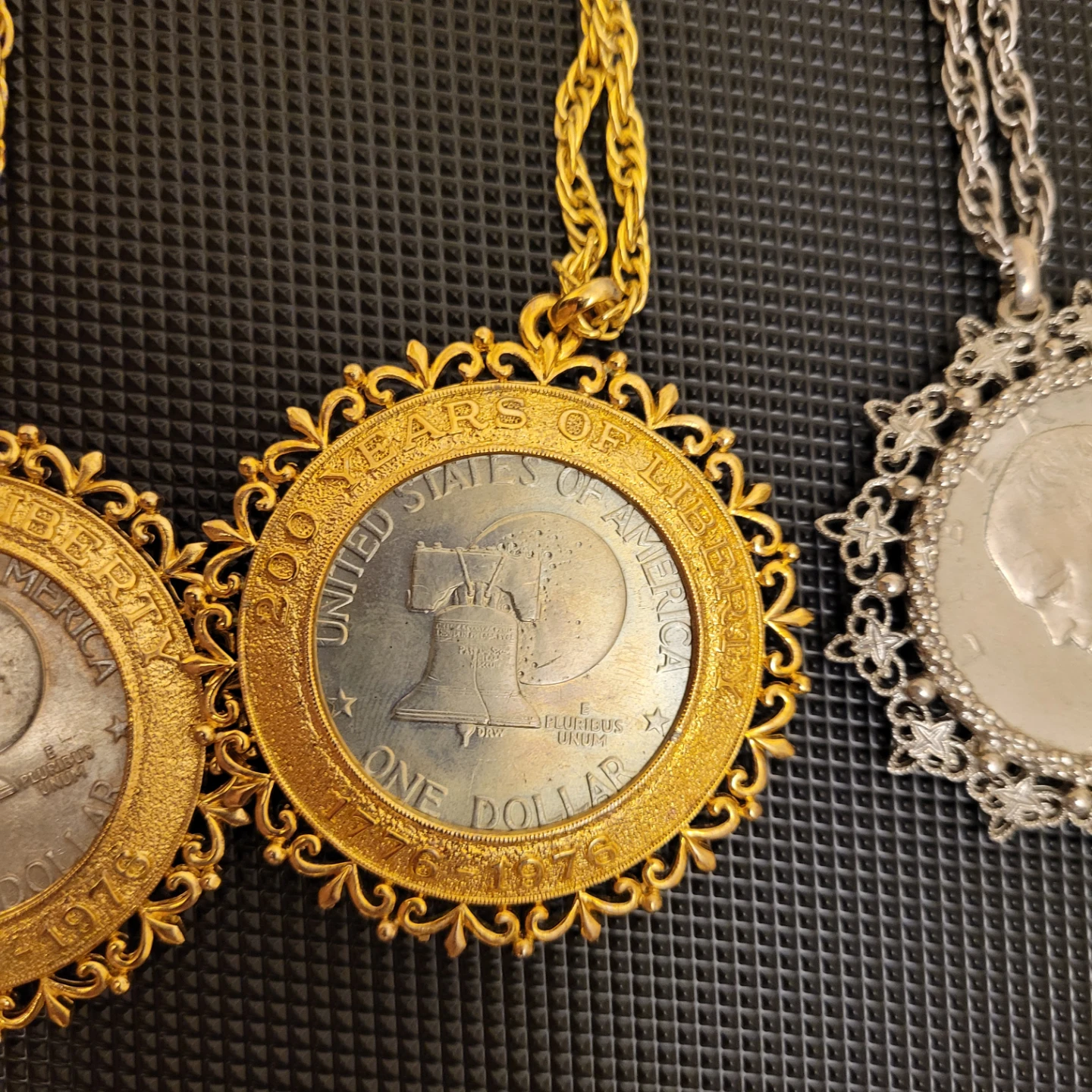 Vintage Coin Pendants (1776-1976) - photo 2