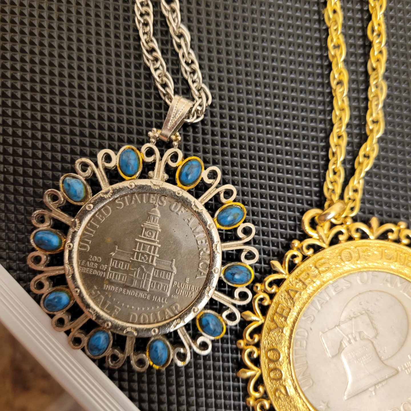 Vintage Coin Pendants (1776-1976) - photo 4