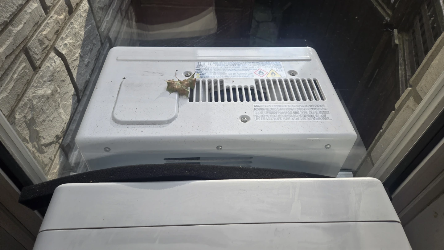 Midea Window Air Conditioner - photo 5