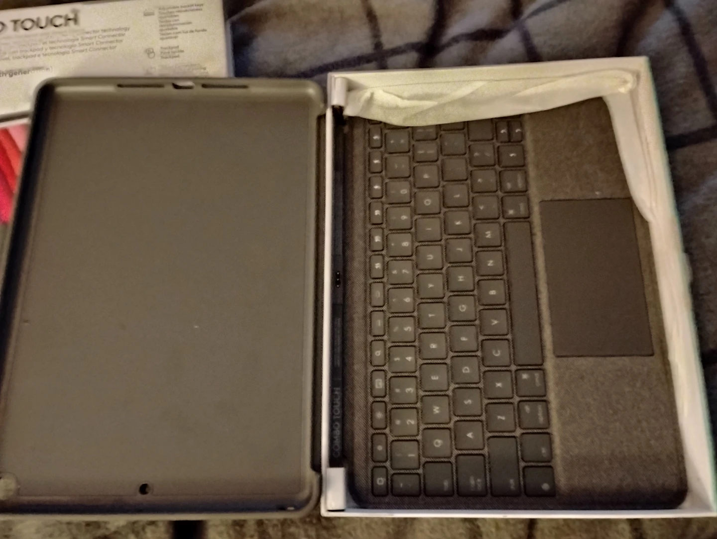 Logitech Combo Touch Keyboard Case for iPad - photo 3