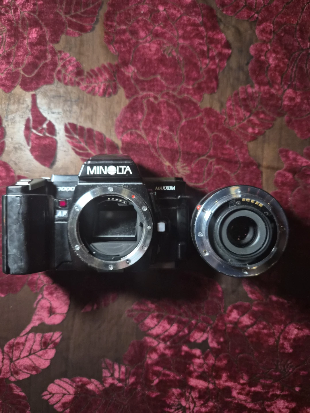 As is - Minolta Maxxum 7000 AF SLRCamera with 35-80mm Zoom Lens - photo 5