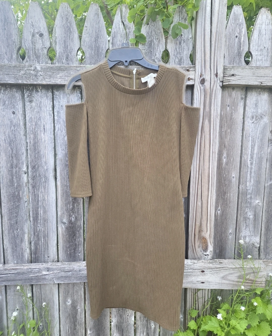 Forever 21 Cold Shoulder Ribbed Dress