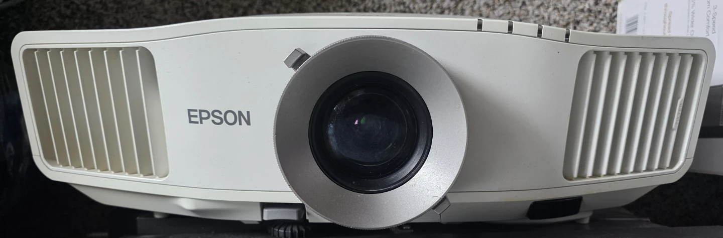 Epson PowerLite G5950 LCD Projector - photo 3