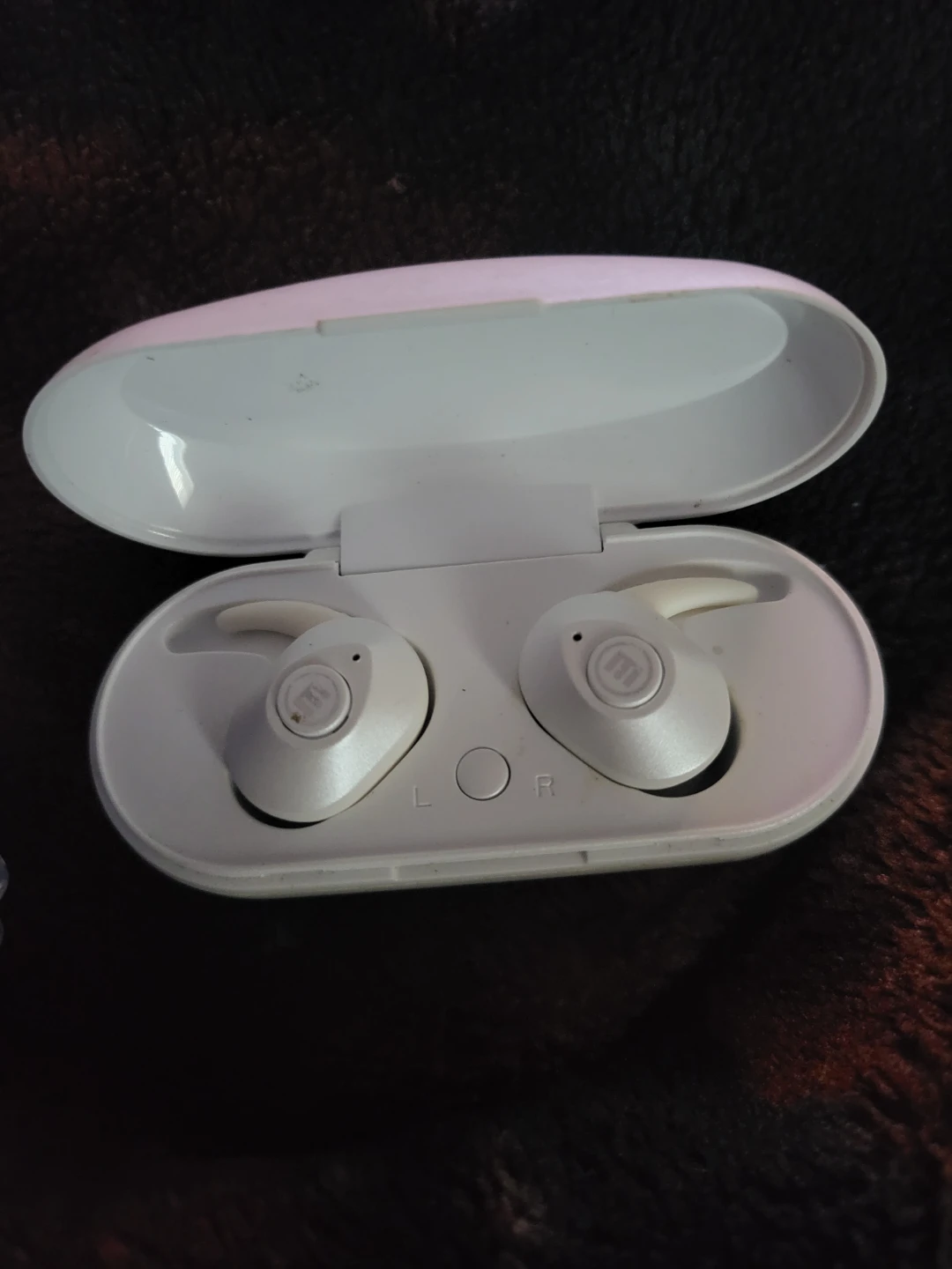Maxell Wireless Earbuds with Charging Case - photo 2