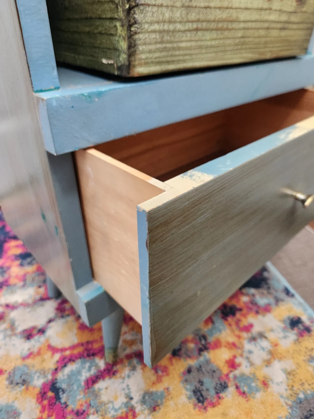 1950s Two-Tone Accent Table with Drawer, pretty & practical - photo 3