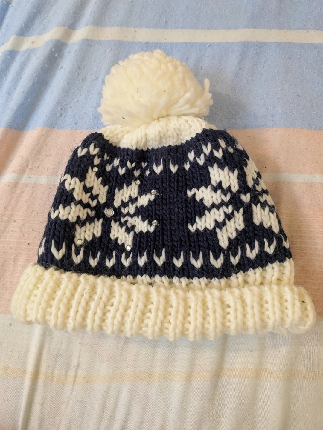 2 for $5 ✨// White and Navy Pom Pom Winter Hat