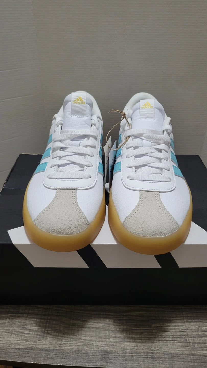 Adidas Sneakers White & Teal women 9.5 - photo 2