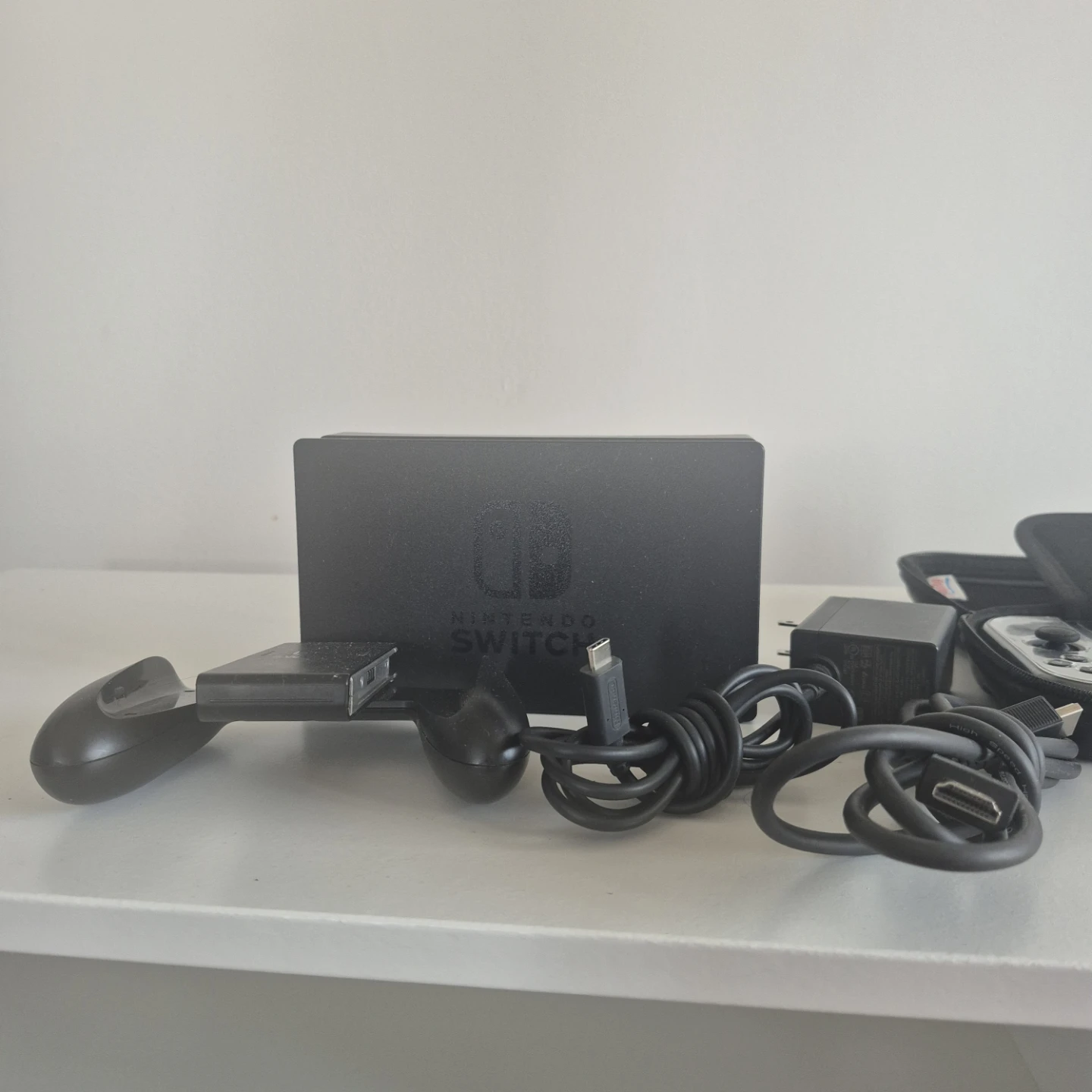 Nintendo Switch Console with Yoshi's Crafted World Game - photo 3