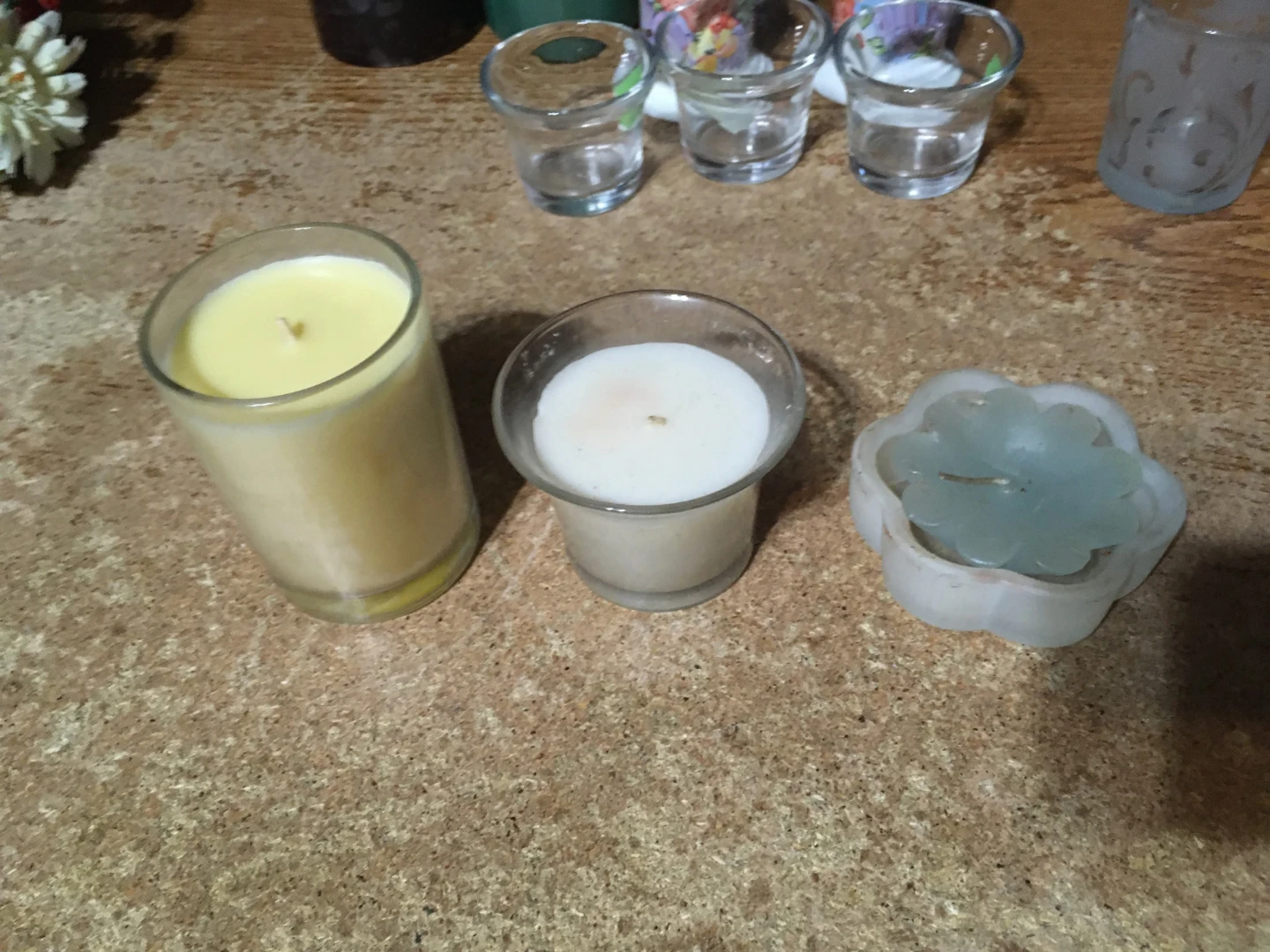 LOT OF CANDLES & CANDLE HOLDERS YANKEE CANDLE SOME SCENTED - photo 5