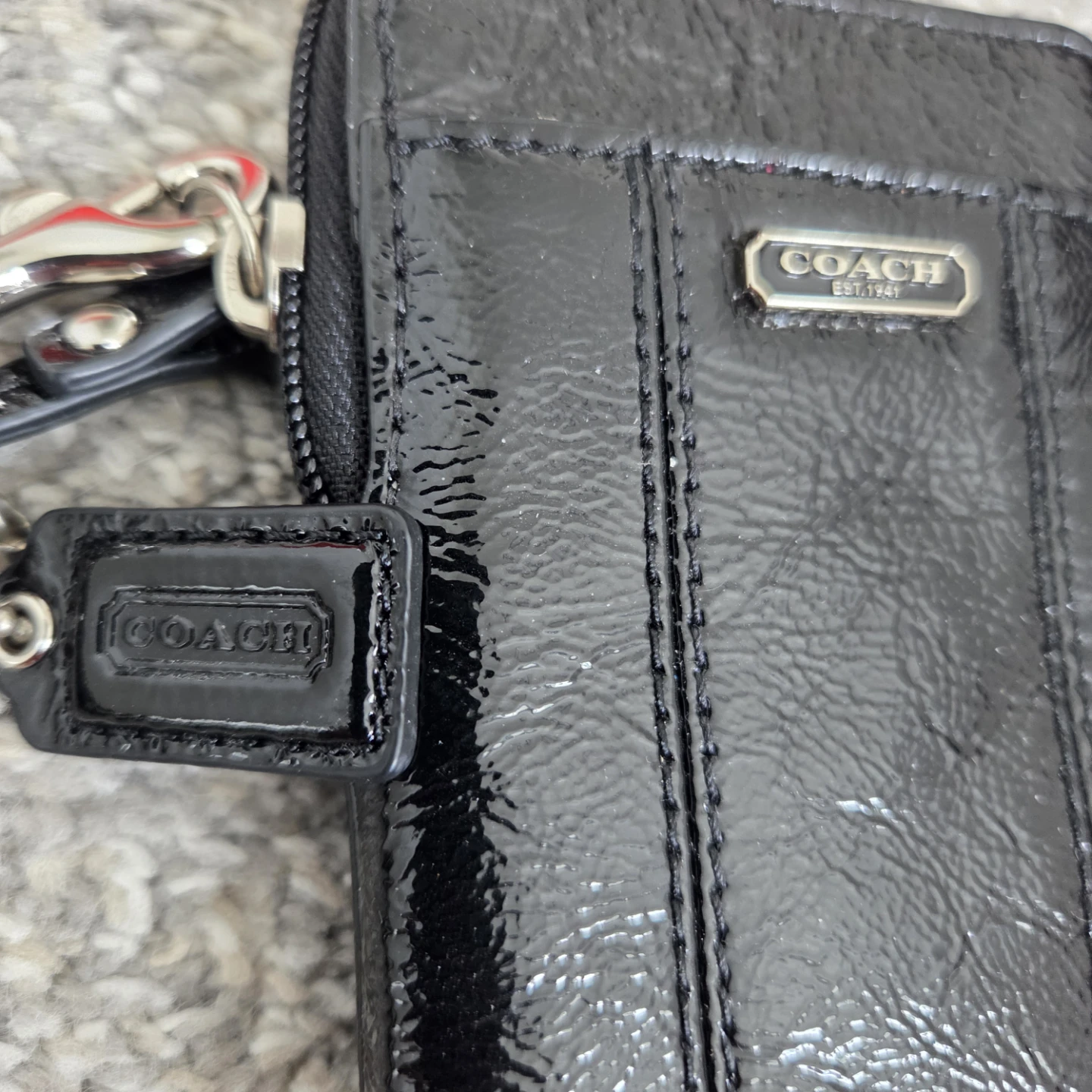 Coach Black Patent Leather Wristlet Clutch - photo 5