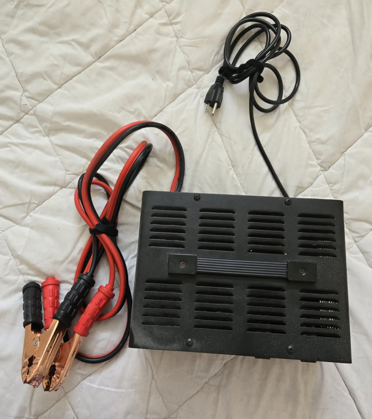 MotoMaster 100/15/2A Battery Charger with Engine Start - photo 2