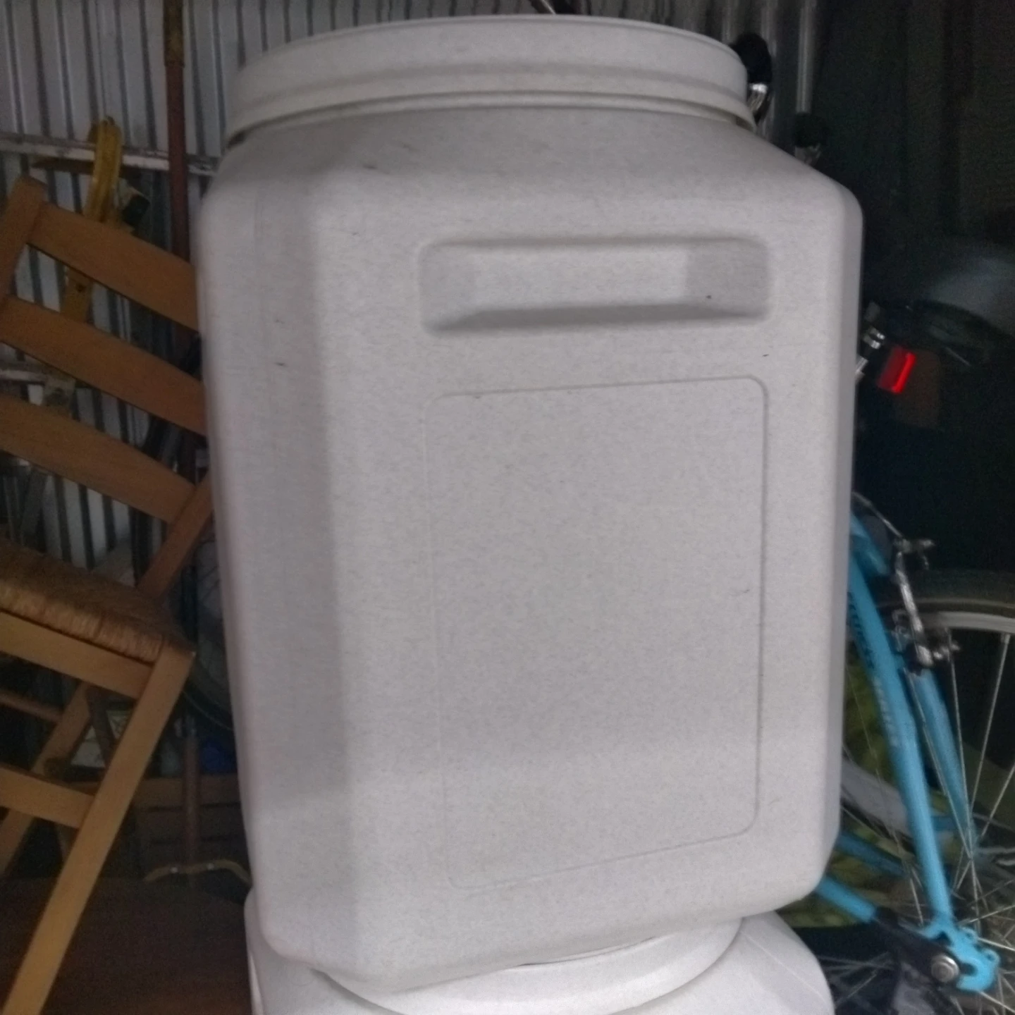 Dog tubs containers - photo 2