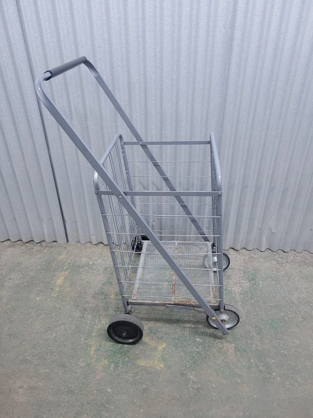 Gray Folding Shopping Cart - photo 3