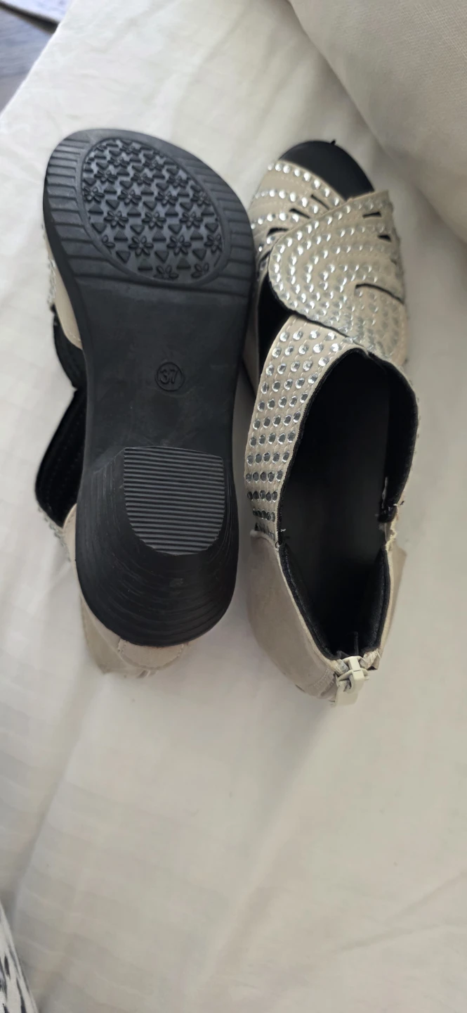 Women's Embellished Sandals - photo 3