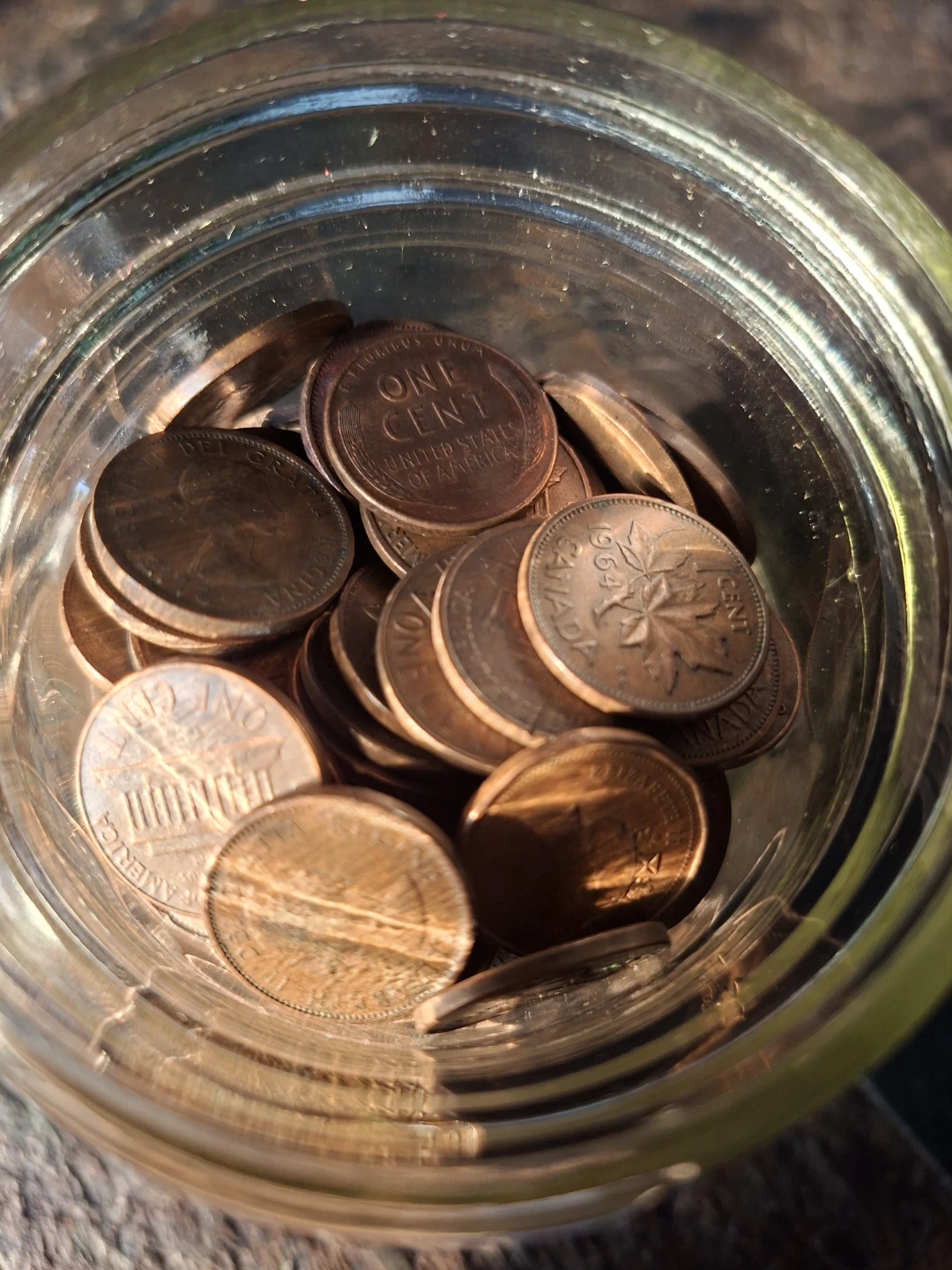 Jar of Vintage US & Canadian pennies (1960s & older) - photo 3