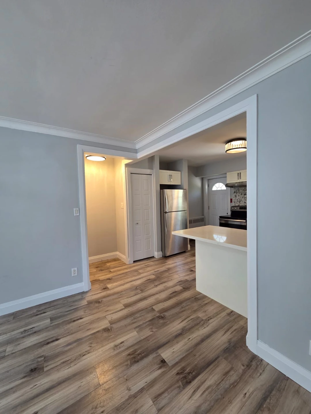 Queenston/Red Hill Area 2 bed, 1 bath - photo 4
