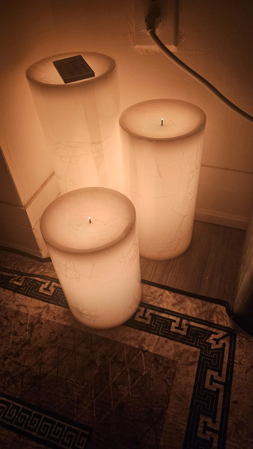 Set of 3 LED Pillar Candles with Remote - photo 4