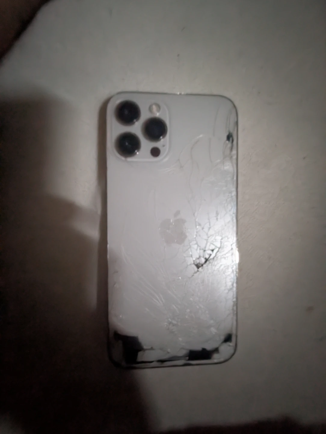 iPhone 12 pro max (cracked screen) - photo 2