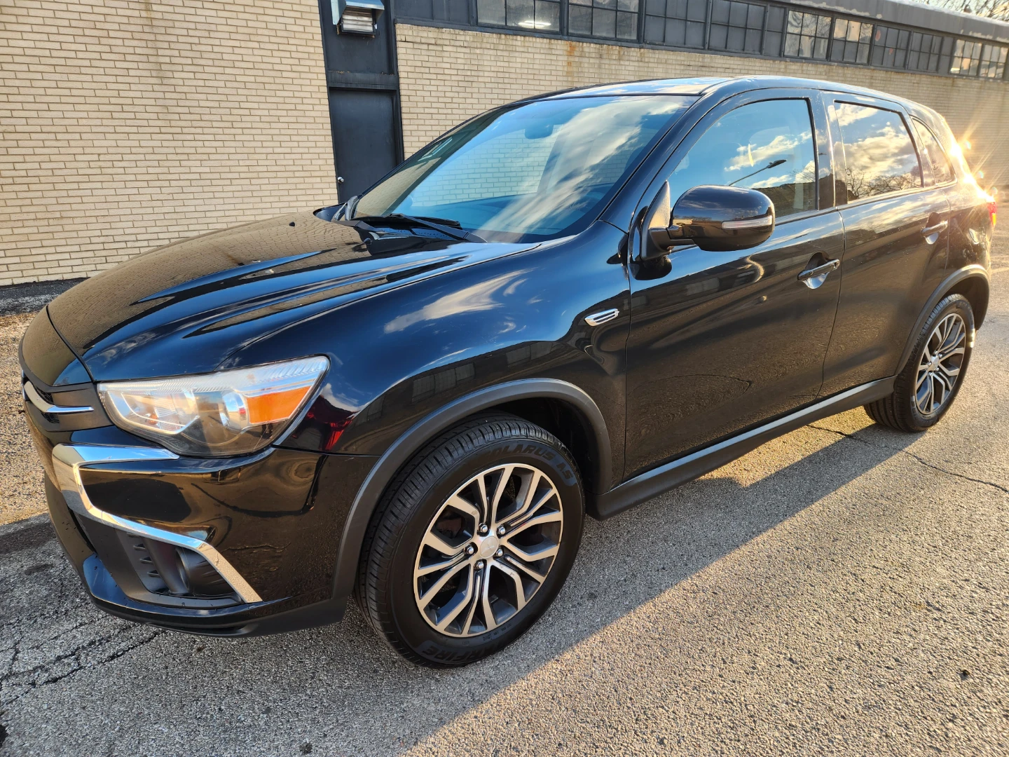 2019 Mitsubishi Outlander Sport LE - photo 2