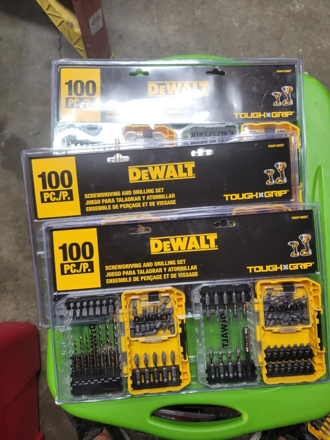 DeWalt 100-Piece Screwdriving and Drilling Set - photo 4