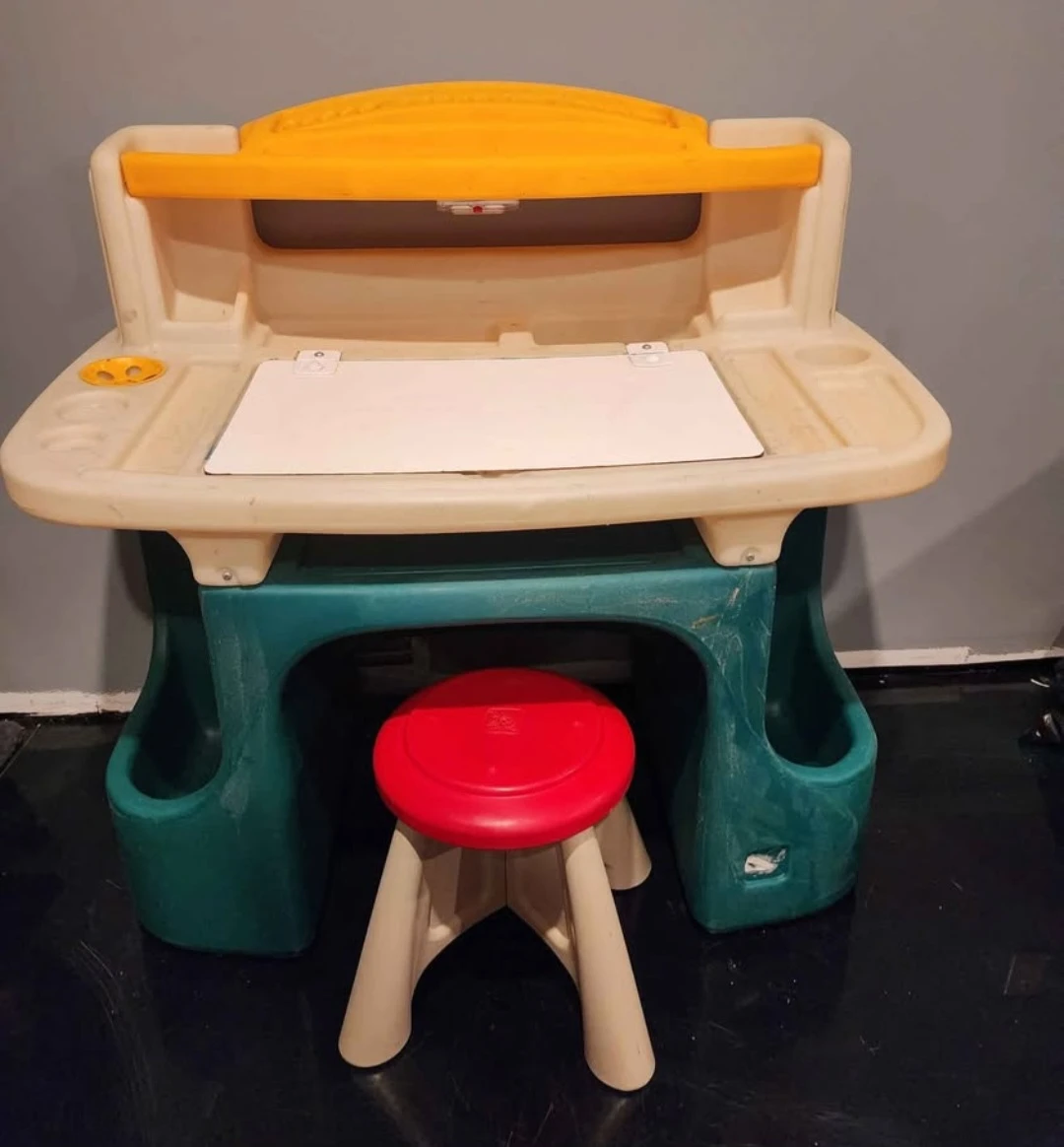 Step2 Creative Station Art Desk with Stool