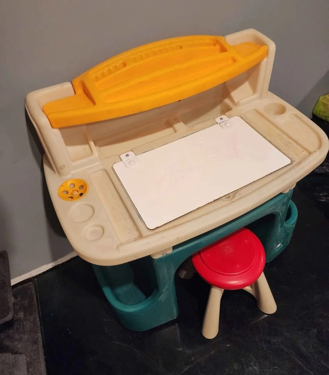 Step2 Creative Station Art Desk with Stool - photo 3