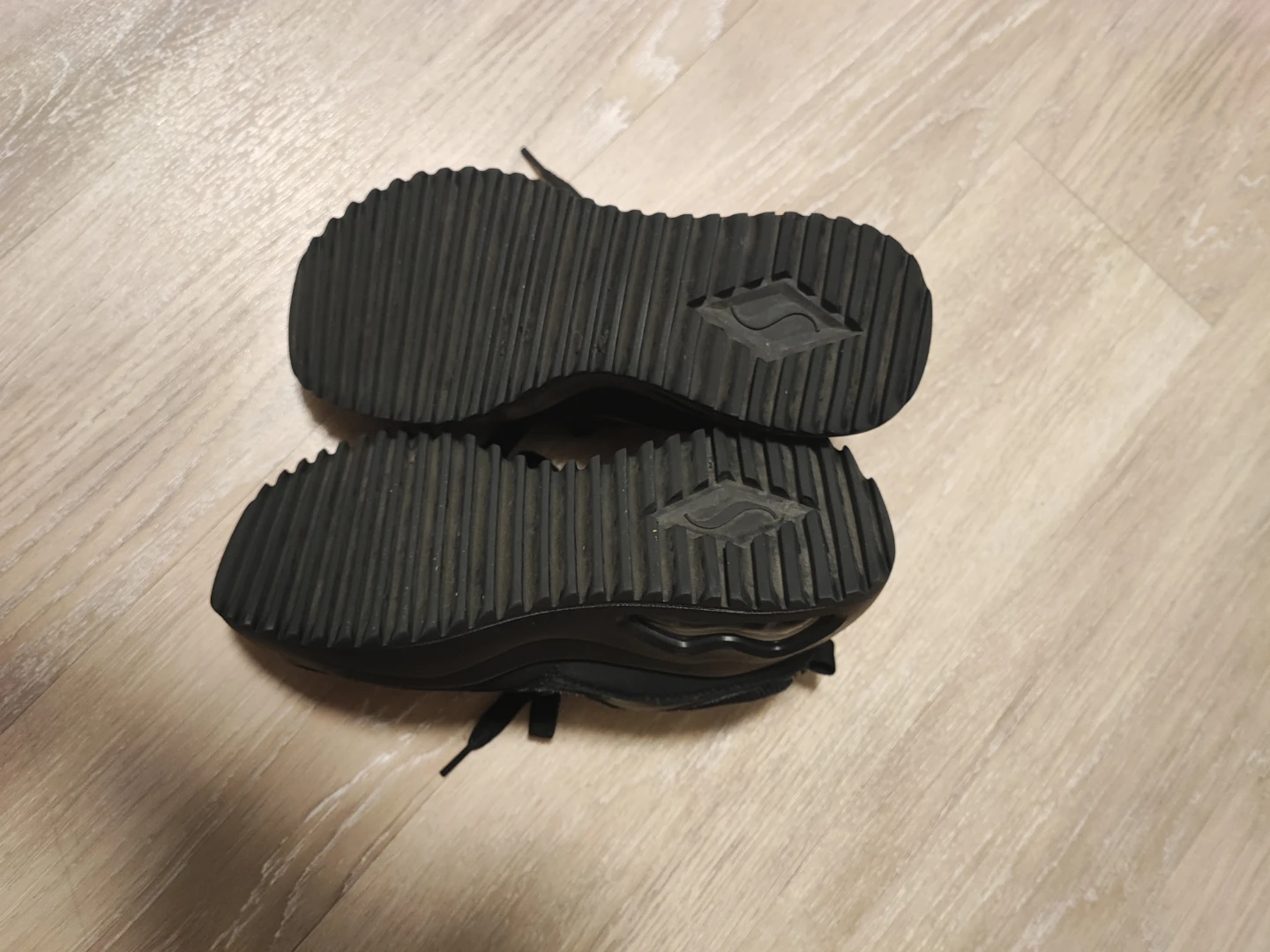 Skechers Los Angeles Black Sneakers Size 7 - photo 3