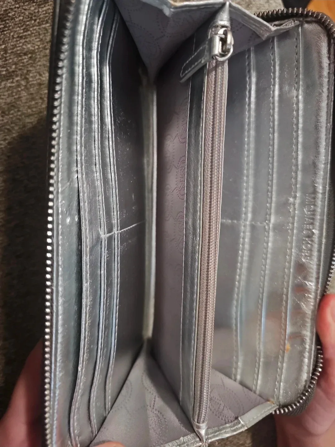 Michael Kors Silver Patent Zip Wallet - photo 4