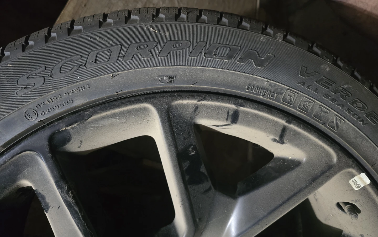 Pirelli Scorpion Verde 285/45 R22 Tires on OEM Ram Wheels - photo 2