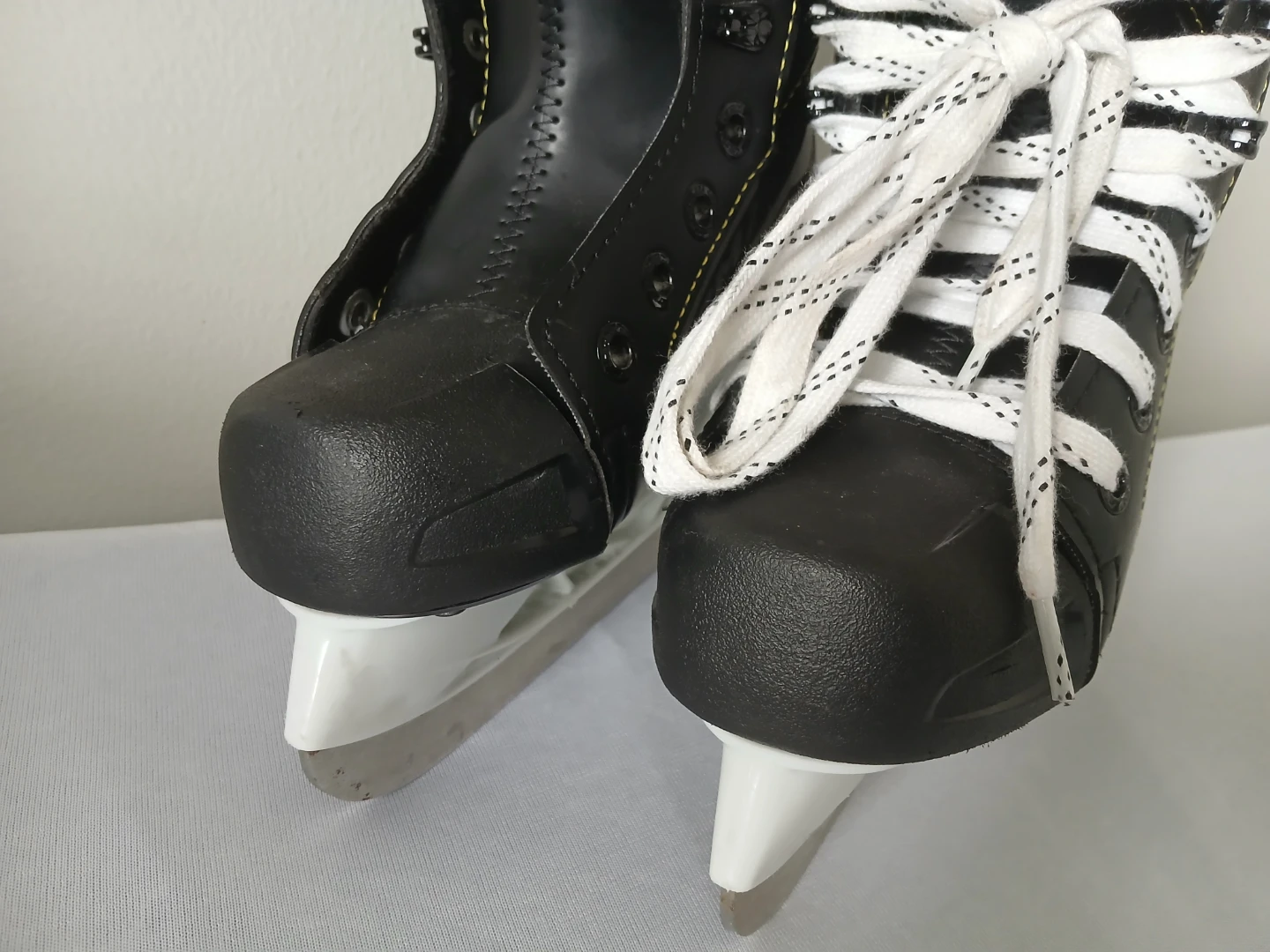 CCM Tacks AS-550 Ice Hockey Skates - Youth 11 - photo 3