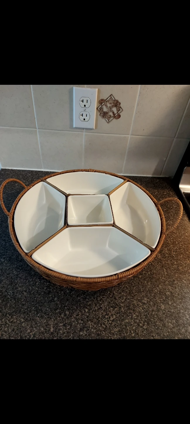Oneida 6-Piece Serving Set with Wicker Tray - photo 2