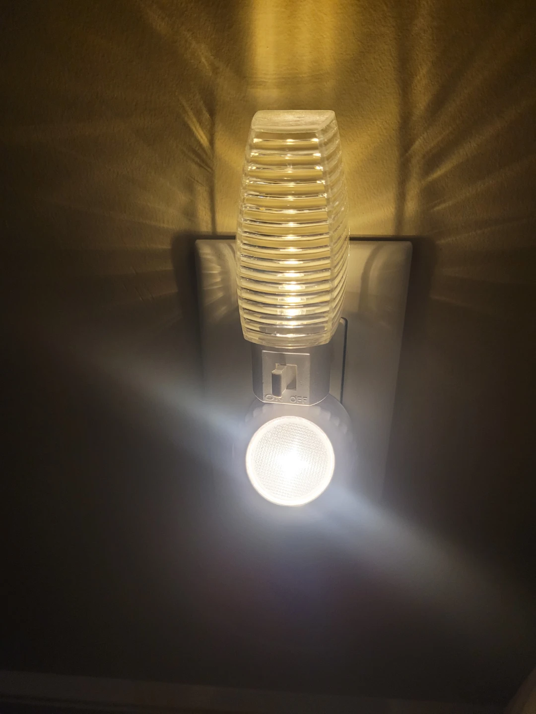 Plug-in Night Light with Diffused Glow
