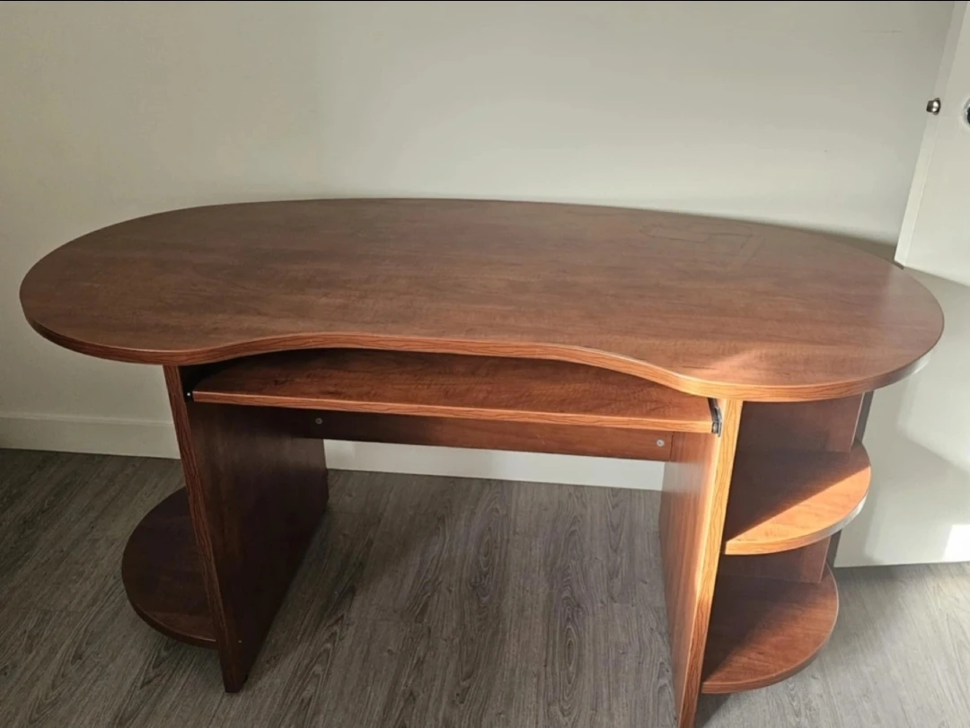 Kidney Bean Shaped Desk with Pull-Out Keyboard Tray (URGENT!!!)
