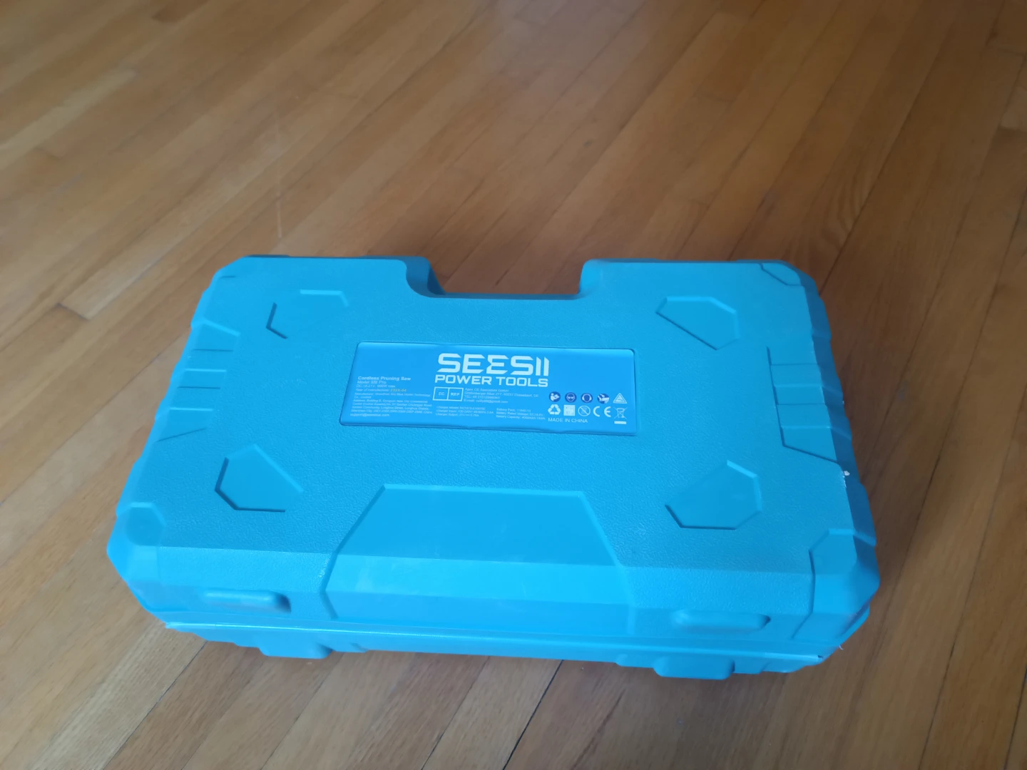SEESII Mini Cordless Chainsaw 8-inch - photo 5