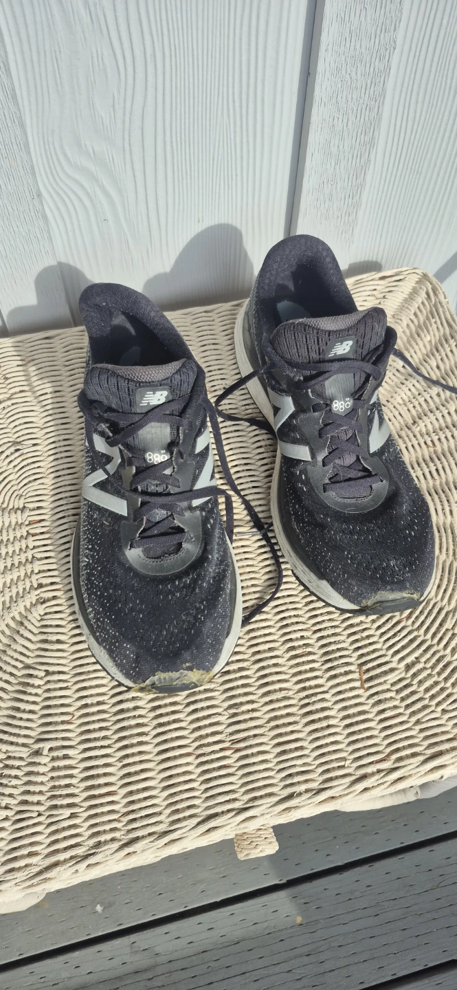New Balance 880 running shoes - photo 2