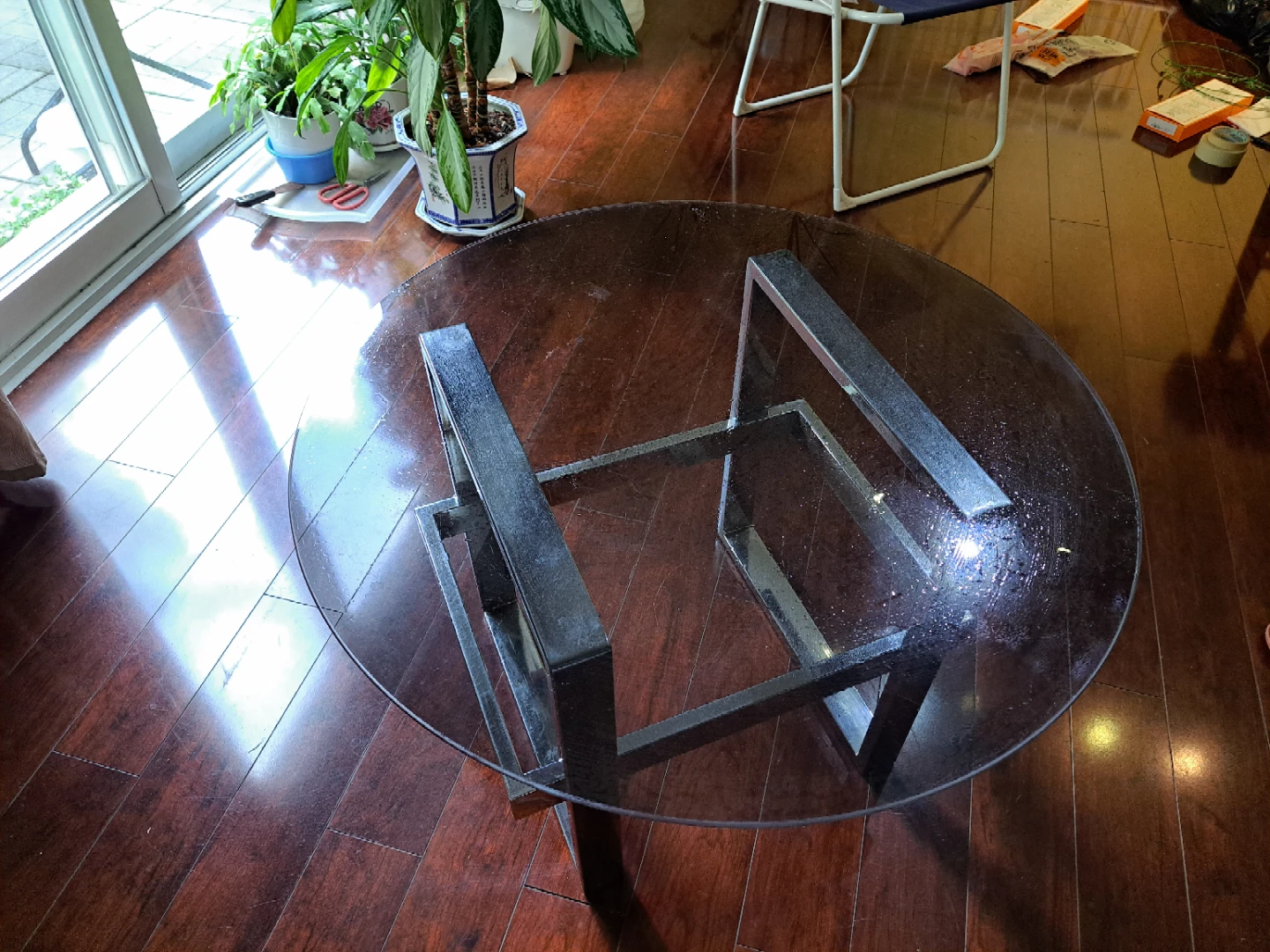 Glass top coffee table with metal frame - photo 3