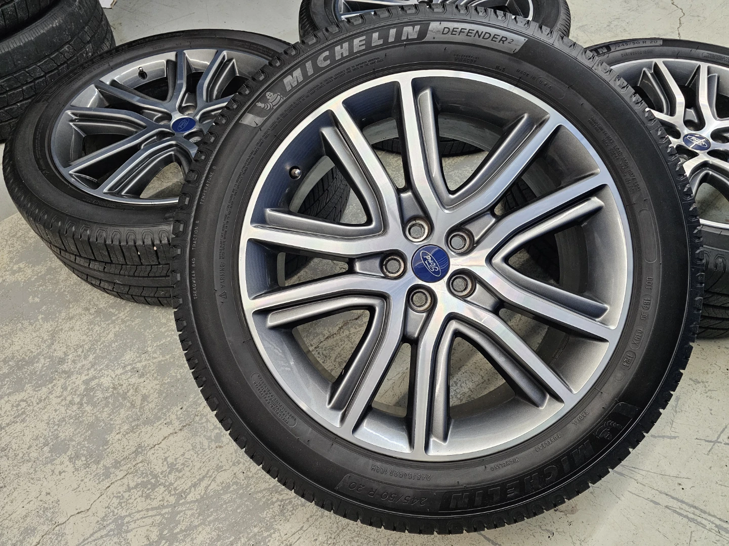 FORD EDGE O.E.M RIMS AND ALL SEASON TIRES 245/50 R20 - photo 2