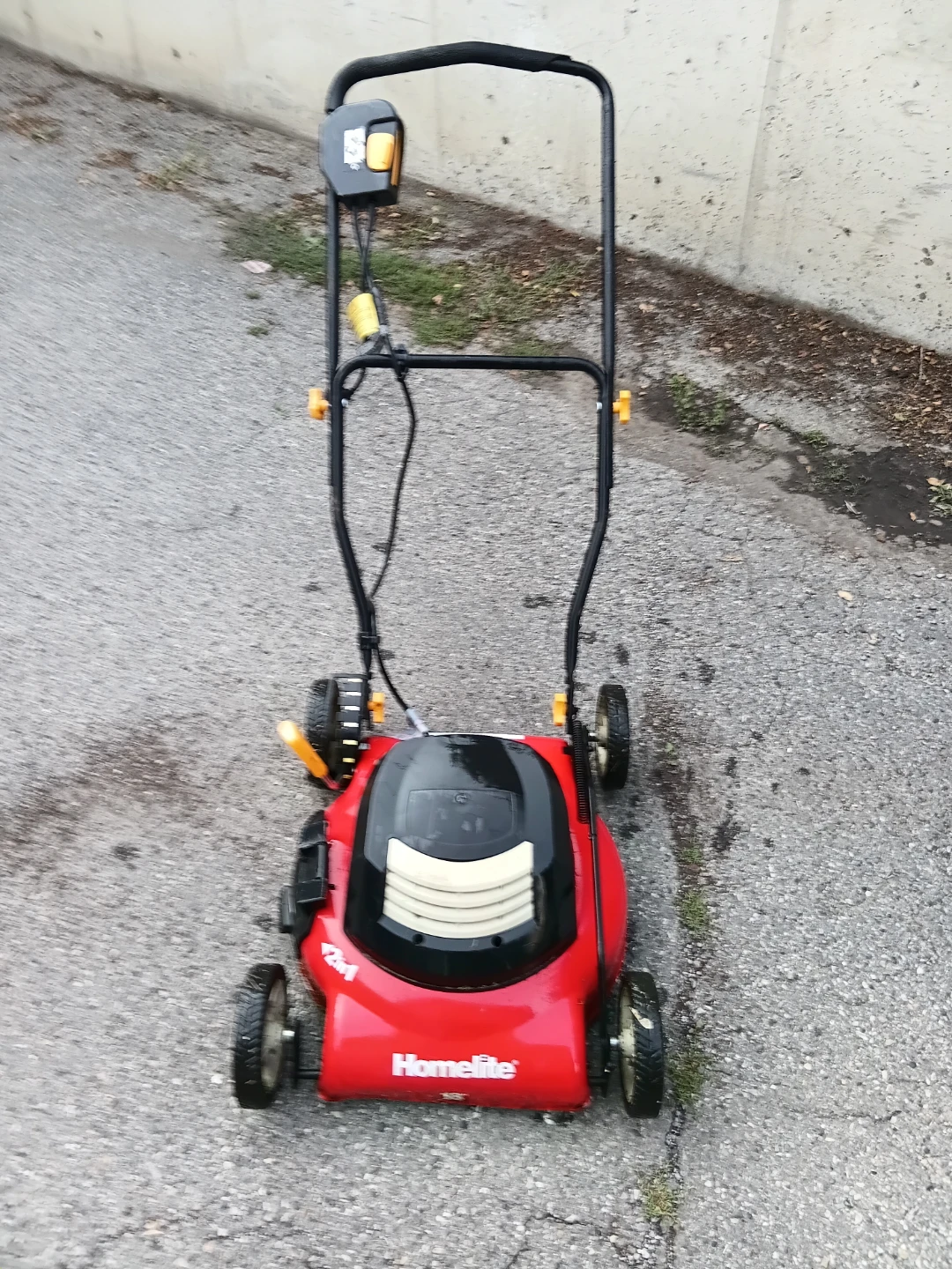 Homelite 18" Electric Lawn Mower - photo 2