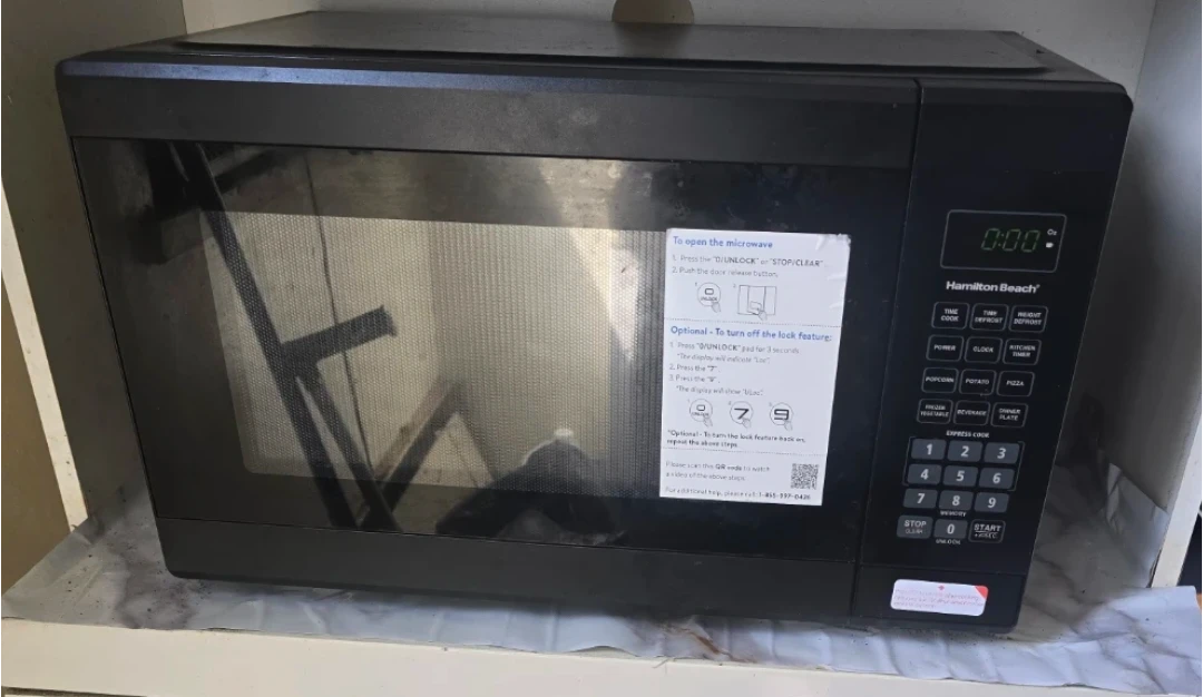 Hamilton Beach Microwave Oven moving sale