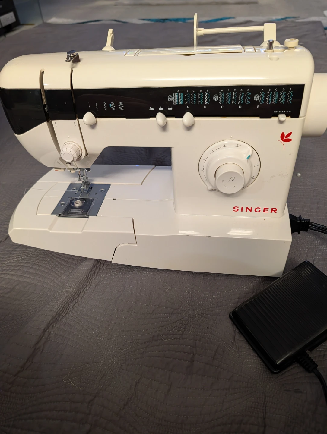 Singer 2732 Sewing Machine - photo 5