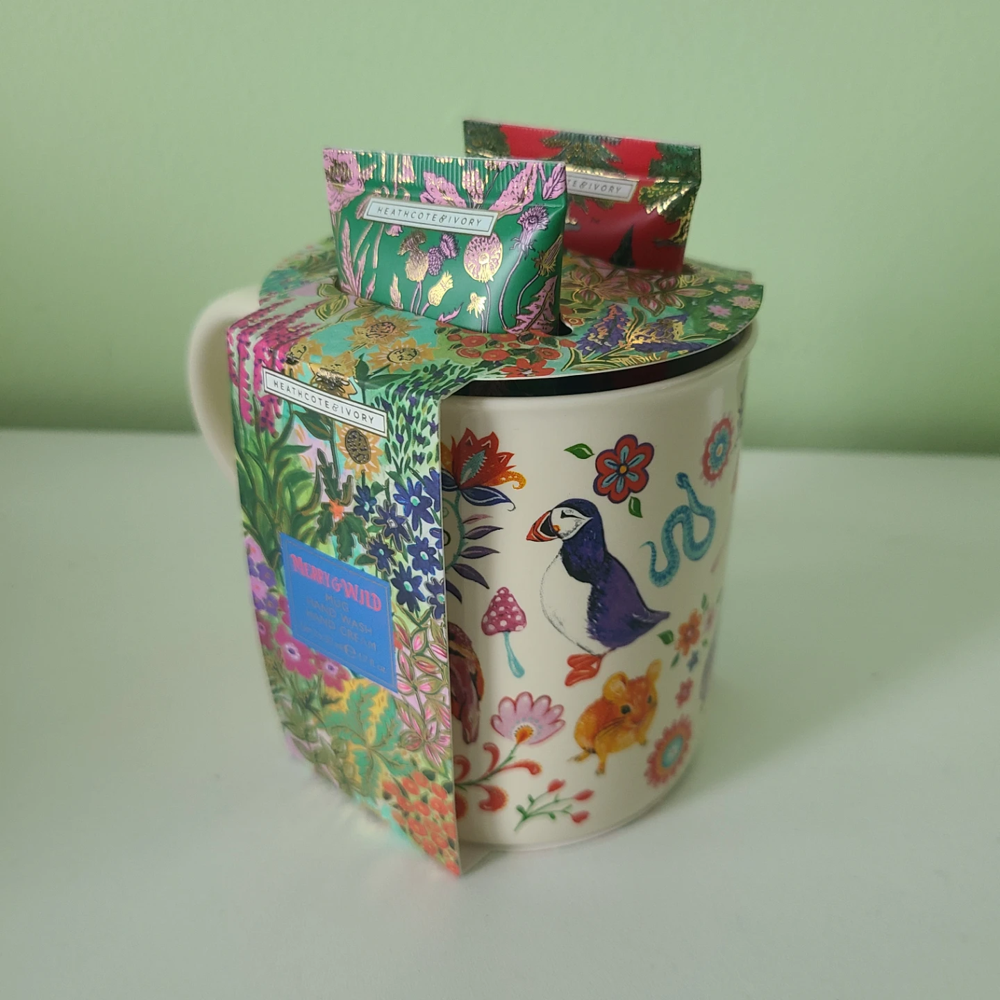 NEW Heathcote & Ivory Mug with Hand Wash and Cream - photo 2