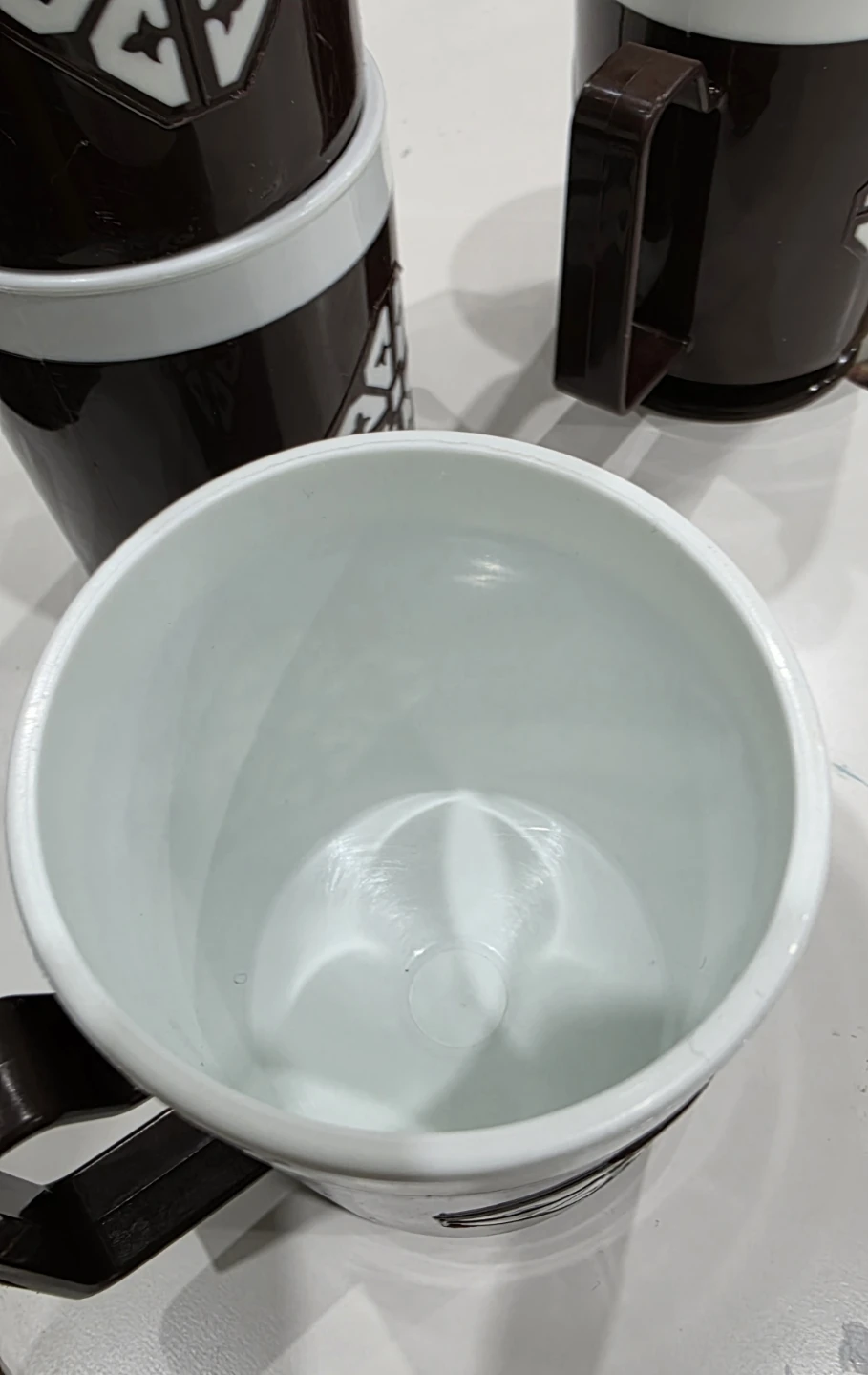 Vintage MCM Chalet plastic coffee Mugs (Set of 4) - photo 3