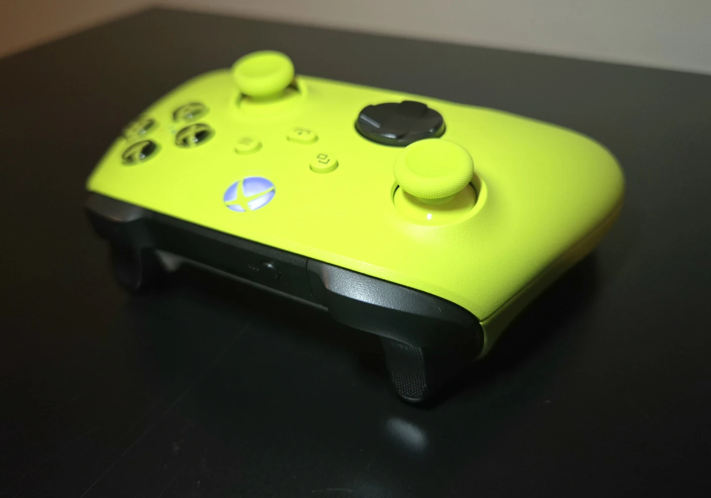 XBOX WIRELESS CONTROLLER / ELECTRIC VOLT - photo 3