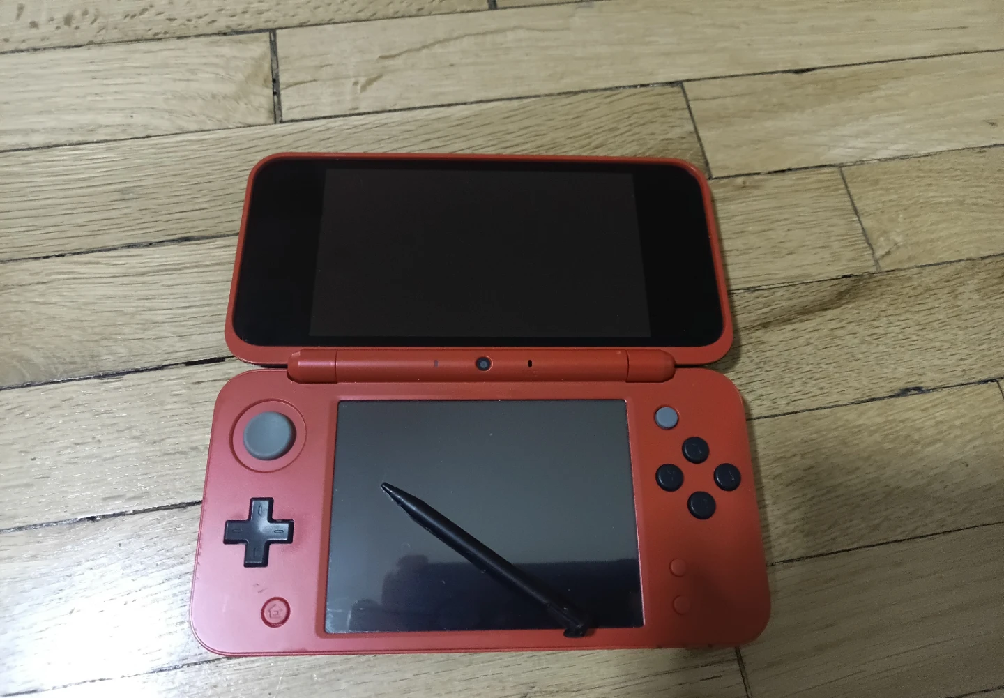 Nintendo Poke-Ball 2DS XL with Mario bros - photo 3