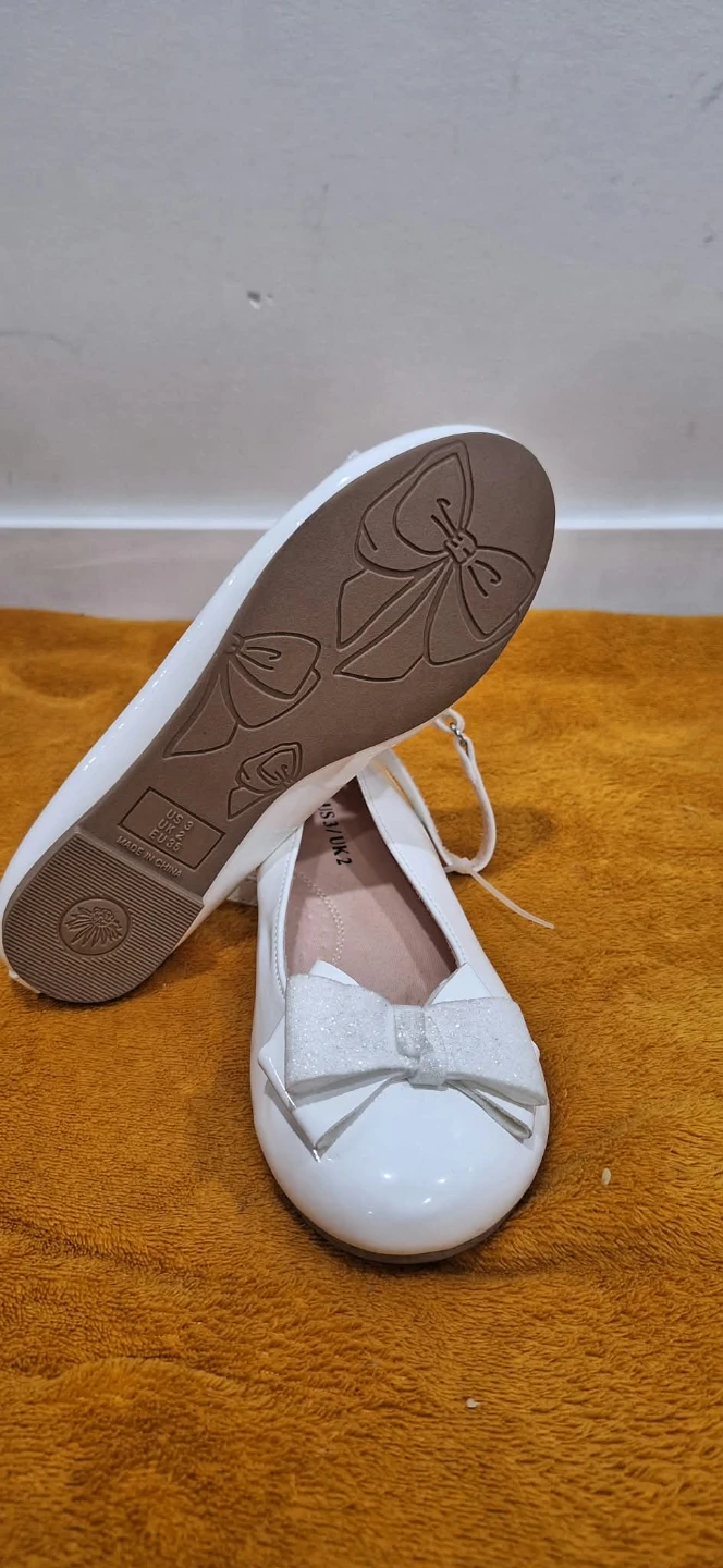 Flat shoes for a girl - photo 3