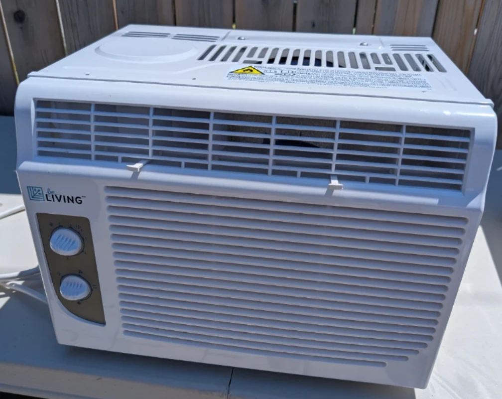 Toshiba Window Air Conditioner 5000 BTU  (RAC-WK0512CMRC) - photo 2