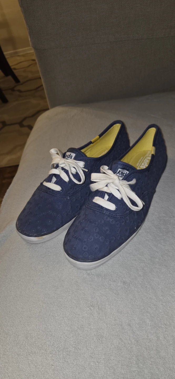 Ladies walking shoes never worn