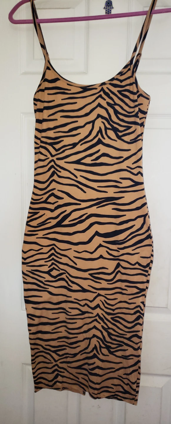 DRESSES (NEW)