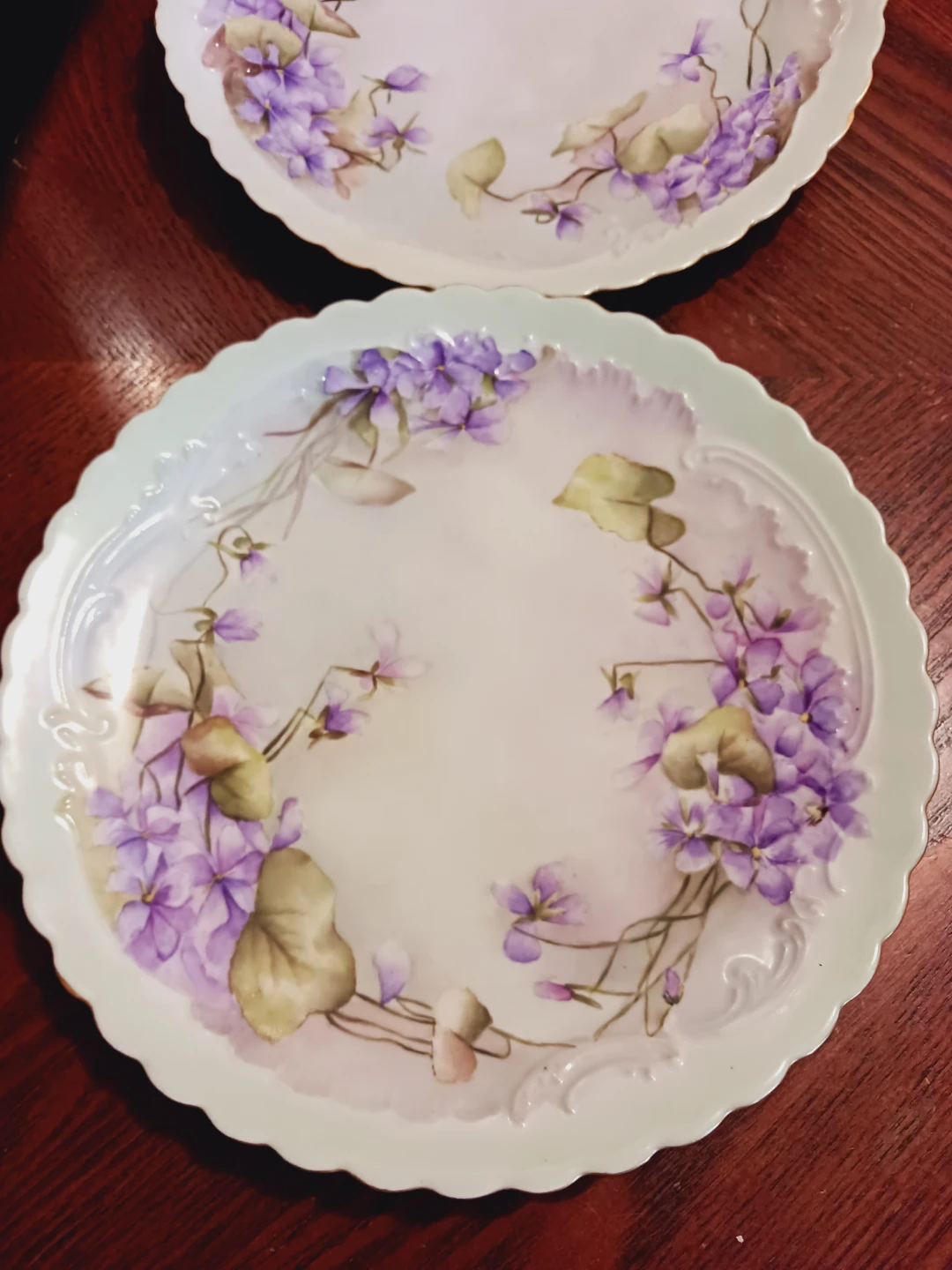 Hand-Painted Violets Decorative Plates (Set of 2) - photo 2